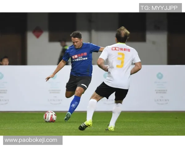 摩托哥足球明星的传奇故事与成就解析